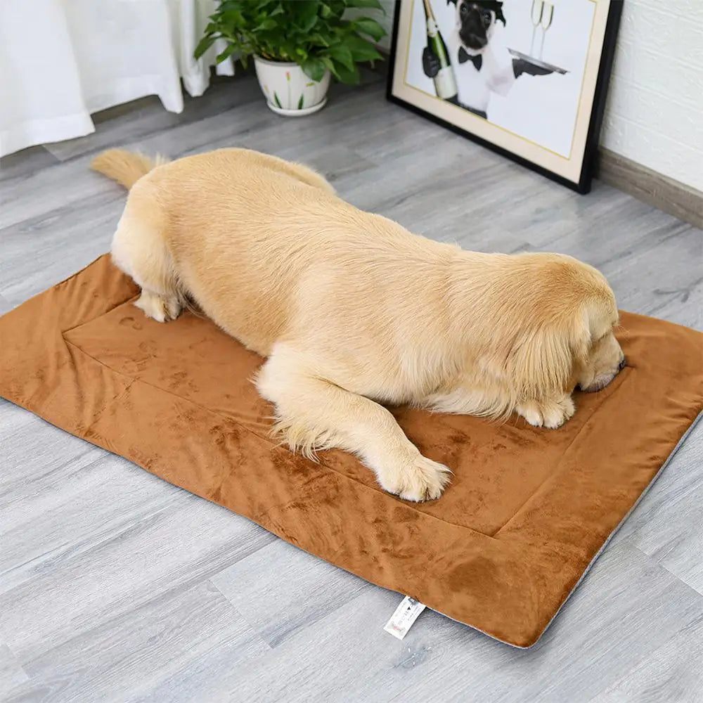 Self Heating Pet Bed - Warm flannel mat for Dogs & Cats, ideal for winter & seniors